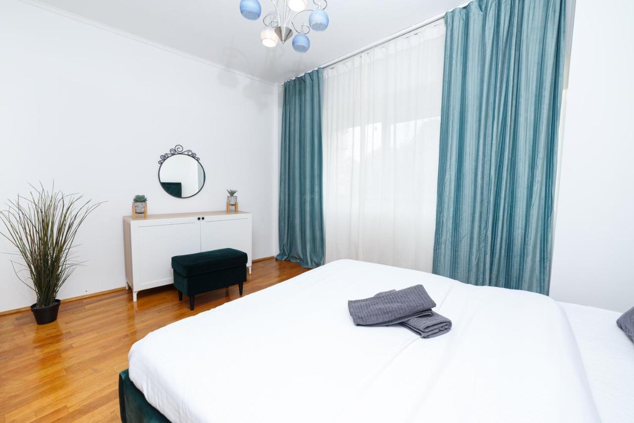 Color Apartments Unirii 14 Blv Bucharest Luaran gambar